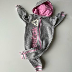 ✨✨Reebok infant jumpsuit cuff long sleeve ✨✨